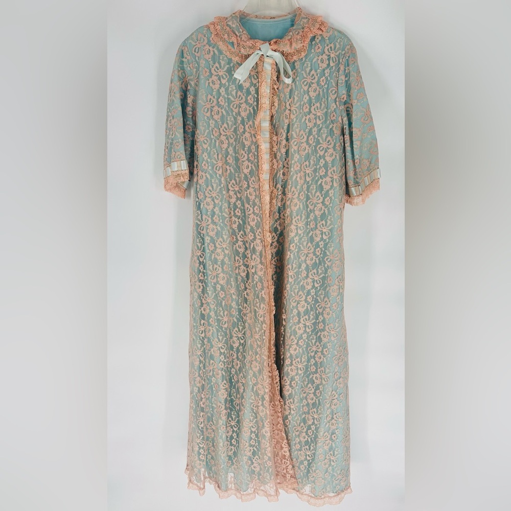 Lace Robe Kimono with Blue and Pink Accents and Ties Odette Barsa Vintage - Picture 3 of 7
